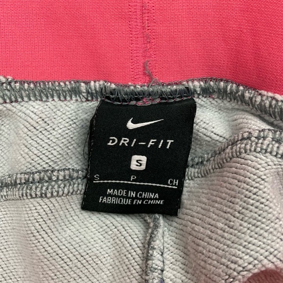 Bundle girls Nike Sz small, 1 capri and 2 pairs of pants. - Picture 7 of 11